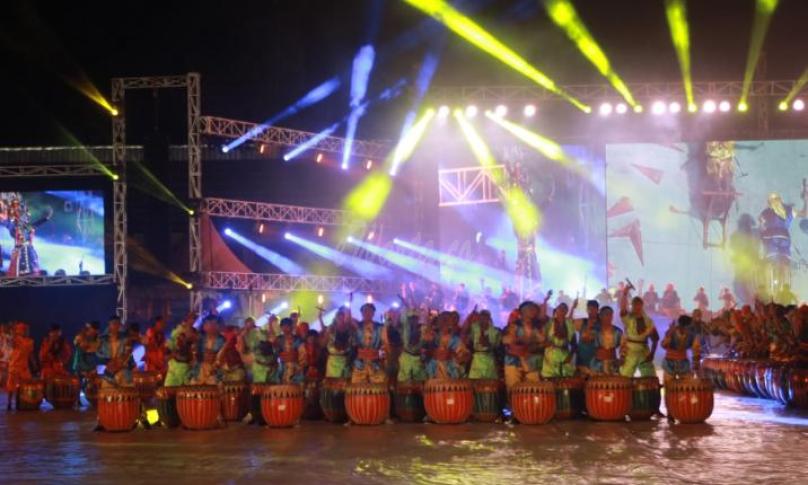 Pertunjukan musik Doll dalam pembukaan Porwil Sumatera X tahun 2019