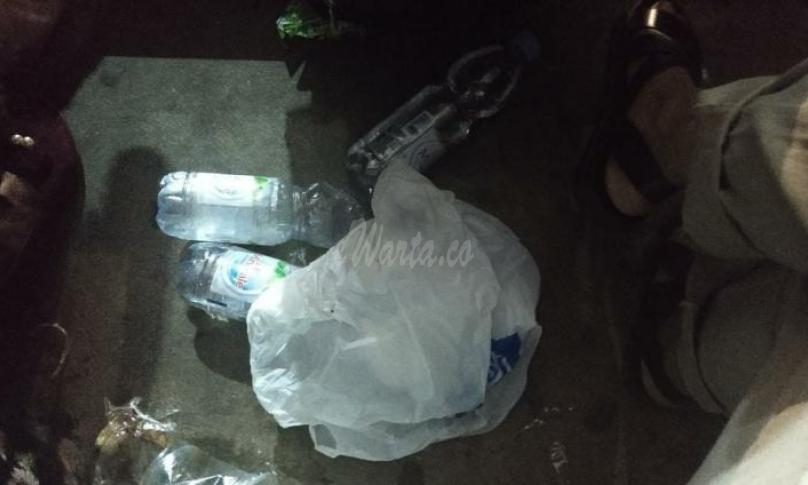 Tampak tumpukan sampah plastik disejumlah titik Venue Tribun