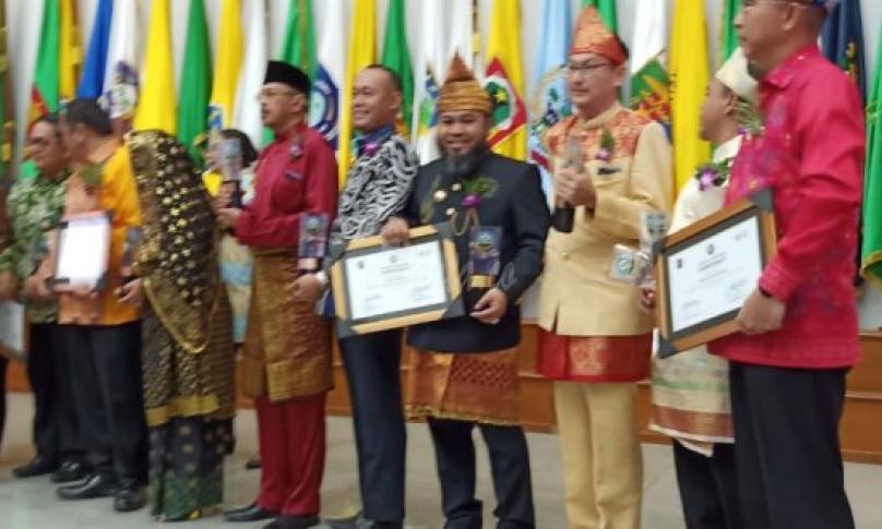 Walikota Bengkulu (H. Helmi Hasan, SE)