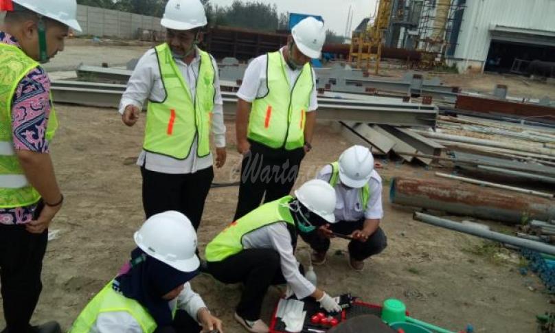 Pantai Teluk Sepang berbusa dan bau, DLHK Provinsi Bengkulu Turunkan Tim Laboratorium.