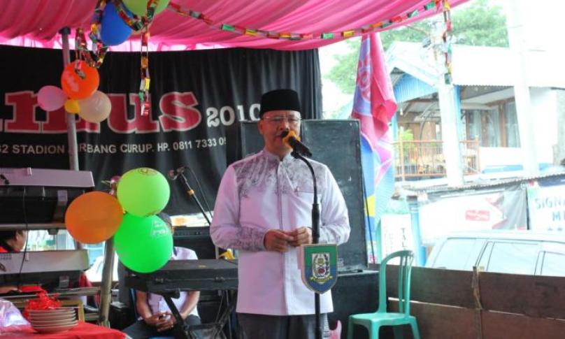 Gubernur Rohidin Mersyah berharap industri radio tetap menjadi pusat informasi bagi masyarakat dan membantu pemerintah daerah, mempromosikan protensi yang dimiliki Bengkulu.