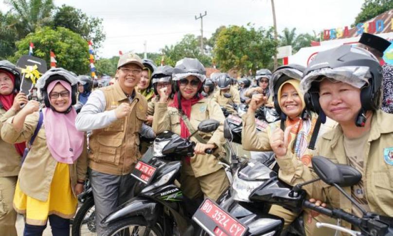 Penyuluh Pertanian terima bantuan motor dinas sebanyak 119 unit dan sejumlah alat pertanian juga bibit, Kamis (28/11).