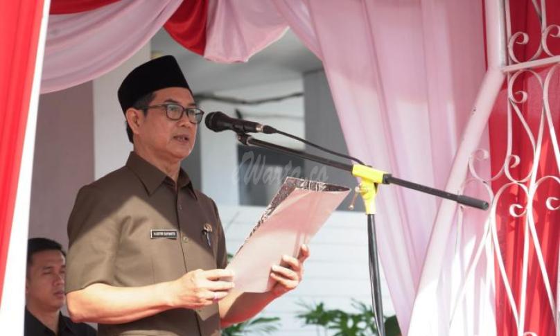 Inspektur Upacara, Asisten III Bidang Administrasi Umum Setda Provinsi Bengkulu Gotri Suyanto. 