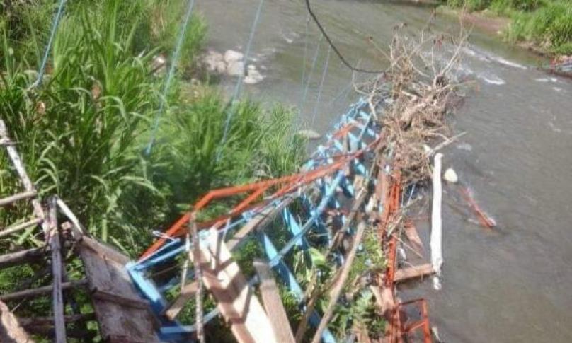 Jembatan Gantung Sinar Pagi, ambruk