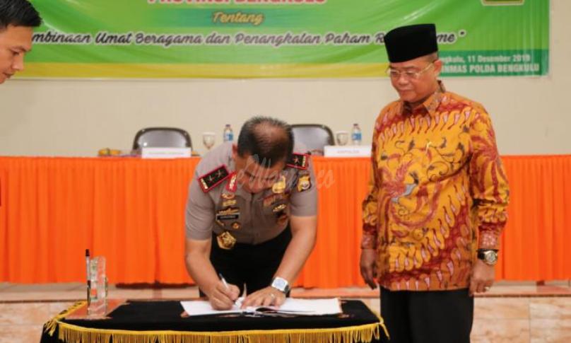 Penandatanganan MoU pencegahan radikalisme.