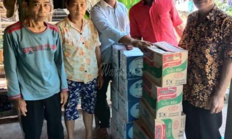 Relawan Bacabup Erwin-Yayan di tiga Desa terdampak Banjir.