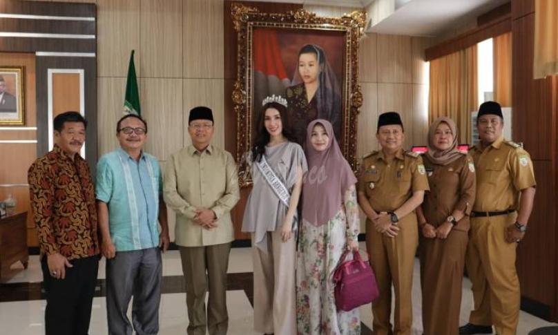 Gubernur Bengkulu Rohidin Mersyah menerima audiensi Belinda Pritasari sebagai perwakilan Provinsi Bengkulu di ajang Pemilihan Puteri Indonesia 2020, Selasa (11/2) bertempat di Ruang Kerja Gubernur Bengkulu.