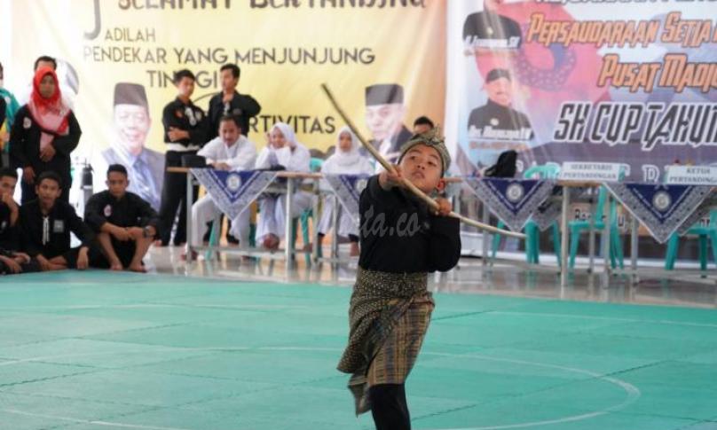 Asisten III Setda Provinsi Bengkulu Gotri Suyanto secara resmi membuka Kejuaraan Pencak Silat Persaudaraan Setia Hati Terate CUP Tahun 2020, Jumat (21/2).