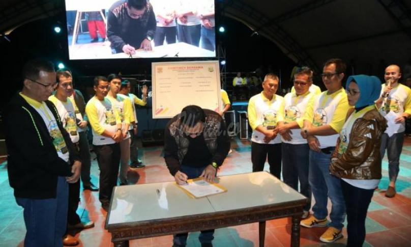 Penandatanganan kesepakatan MoU Pemkot dengan Perbankan, PHR, Media, Grabb juga Komitmen bersama Forkomimda, OKP, OPD dan FKUB. Penandatanganan kesepakatan MoU Pemkot dengan Perbankan, PHR,