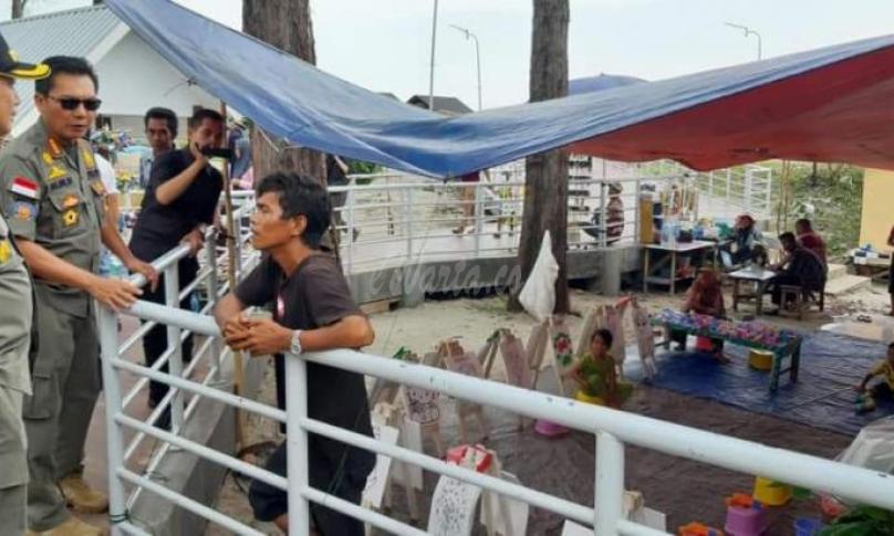 Kasatpol PP provinsi Bengkulu minta Taman Pasir Putih bebas pedagang.
