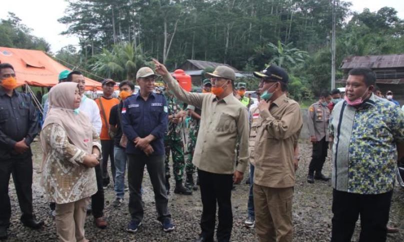 Gubernur Bengkulu Rohidin Mersyah saat lakukan ratas dengan stake holder Pemkab Rejang Lebong dan Pemkab Kepahiang, 27/03.