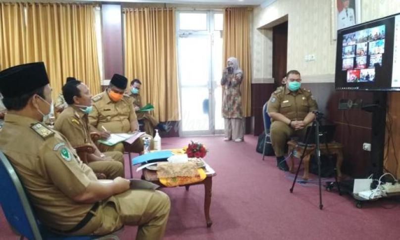 Hamka Sabri pada Video Conference di ruang VIP Pola Provinsi Bengkulu, Senin (06/04).