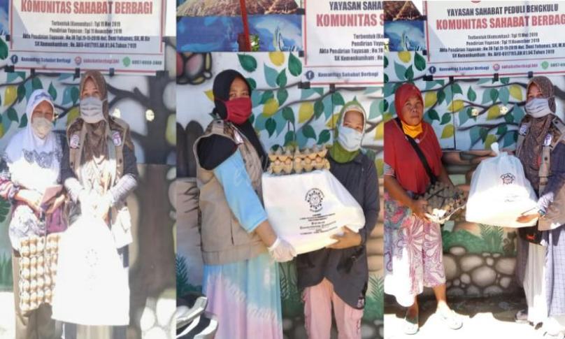 Penyerahan bantuan paket sembako.