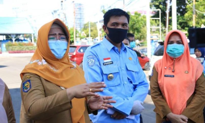 Ikan segar itu mereka berikan melalui Dinas Kelautan dan Perikanan (DKP) Kota Bengkulu yang mengantar langsung ke RSHD.