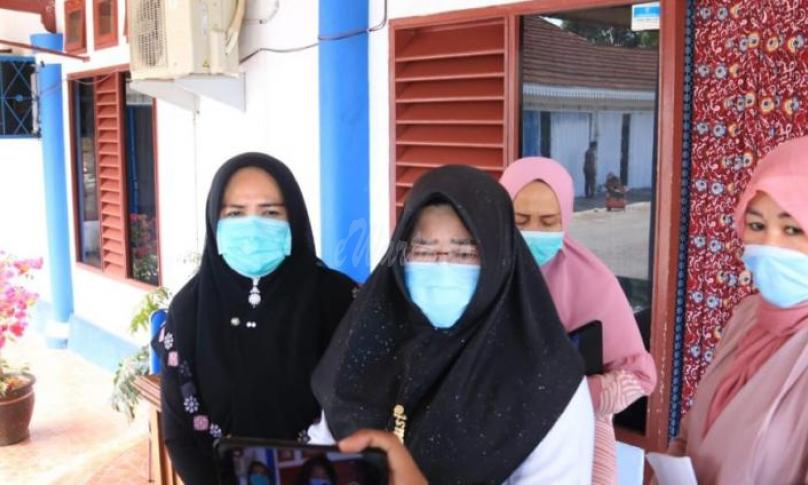 Kepala Dinas Kesehatan kota Bengkulu, Susilawaty didampingi Direktur RSHD, Lista Cerlyviera.