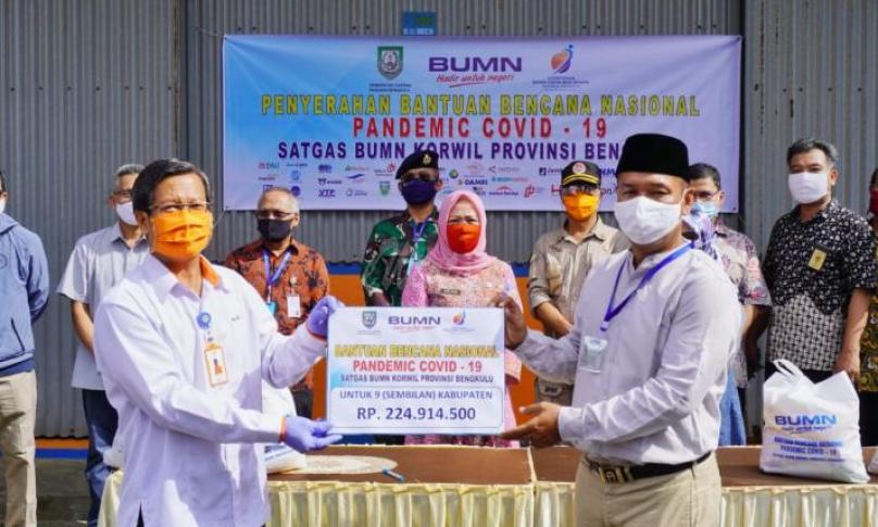 Bantuan senilai Rp. 224.914.500 tersebut terdiri dari 1339 paket sembako, APD medis, thermogun,  obat obatan dan wastafel portable yang disalurkan ke sembilan kabupaten. 