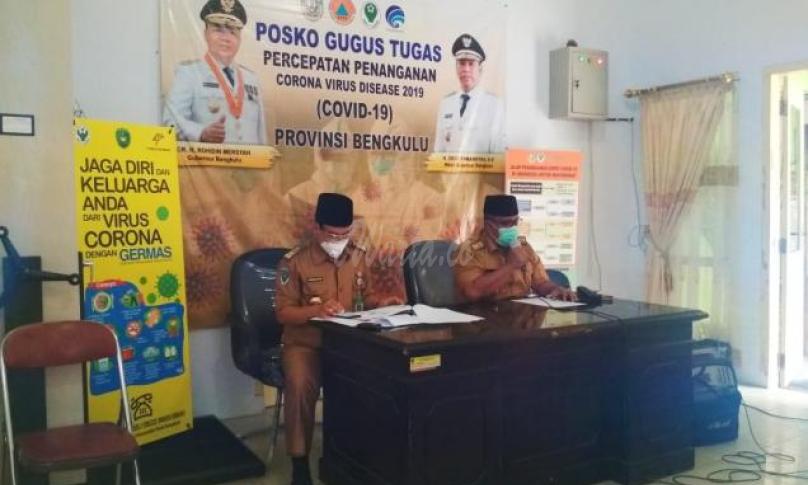 Kasus konfirmasi hari ini tuan M.H umur 46 tahun, Bengkulu Utara, kriteria OTG (Orang Tanpa Gejala) sekarang isolasi mandiri di RSUD Argamakmur