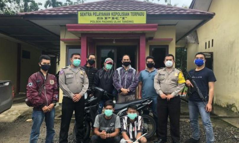 Dua pelaku begal tak berkutik saat diringkus anggota Polsek Padang Ulak Tanding, Curup Bengkulu.