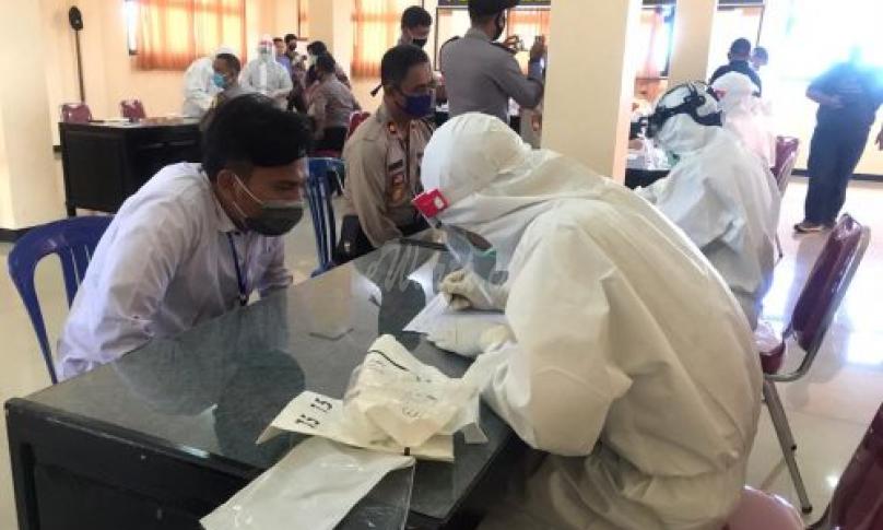 Hari ini ada kasus konfirmasi yang dinyatakan sembuh, yaitu kasus 03, kasus 04, kasus 14, kasus 24, dan kasus 27. Serta kemarin ada tiga pasien sembuh, 2 dari cluster tenaga kesehatan dan 1 dari cluster aparat. 