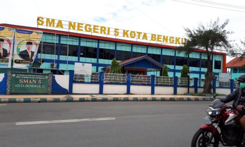 Salah satu sekolah negeri favorit di kota Bengkulu.