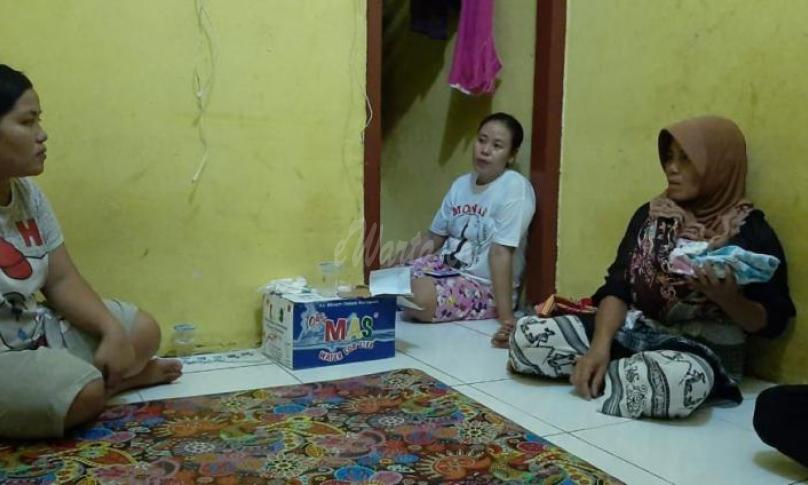 Orangtua bayi malang ini sangat membutuhkan uluran tangan dermawan karena tidak mampu untuk mencari biaya buat pengobatan atau operasi sang buah hati.