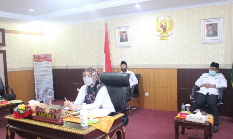 Asisten II Setda Provinsi Bengkulu Yuliswani saat memimpin rapat secara virtual terkait Sosialisasi Katalog Elektronik (E-Katalog) Lokal di Provinsi Bengkulu, Rabu (08/07) bertempat di Ruang VIP Pola Provinsi Bengkulu