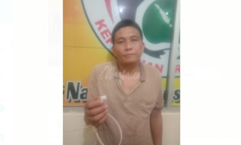 Tersangka bersama barang bukti