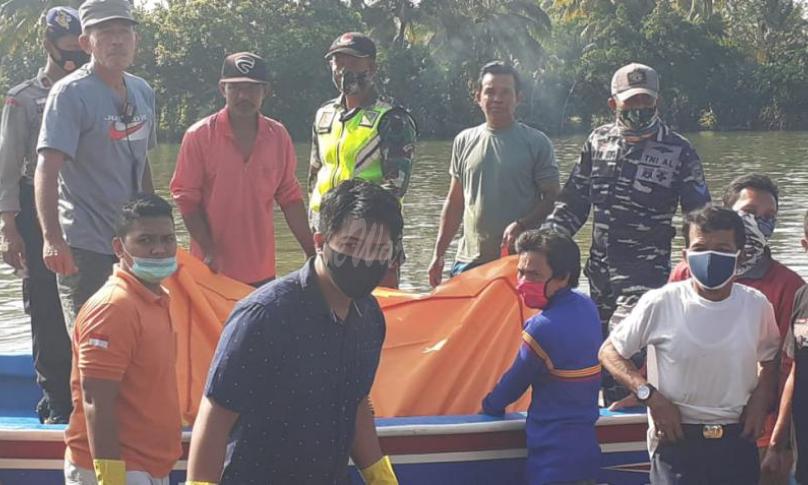Jasad korban tenggelam saat dievakuasi