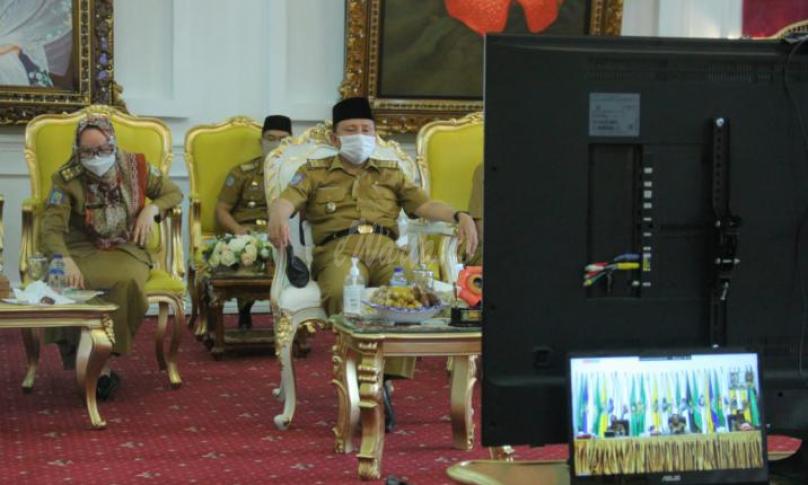 Rapat Koordinasi Pencapaian Target Realisasi APBD Tahun 2020 bersama Menteri Dalam Negeri Tito Karnavian melalui vicon di balai Raya Semarak Bengkulu