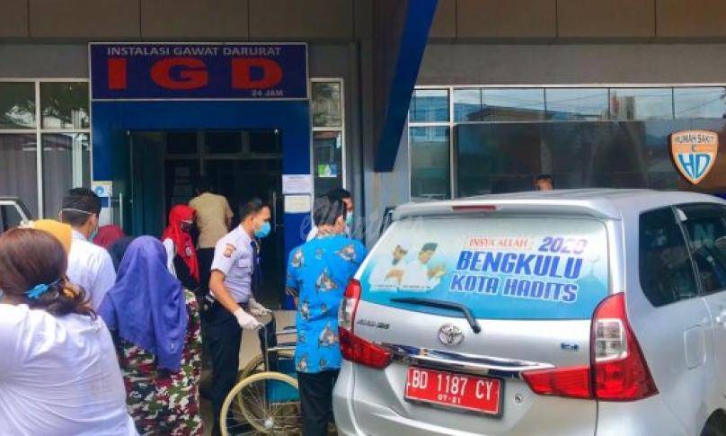 Santri Ponpes Hidayatullah Qomariyah dilarikan ke RSHD