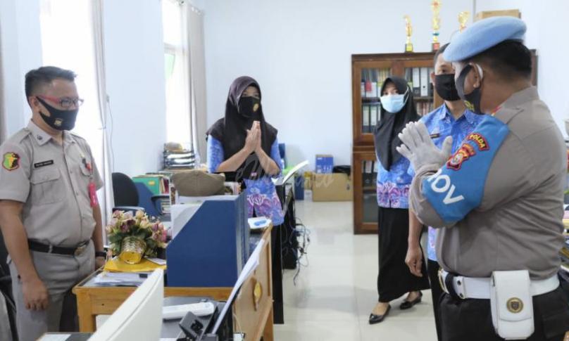 Anggota Propam menyasar pada anggota Polri yang melaksanakan tugas di bagian pelayanan publik