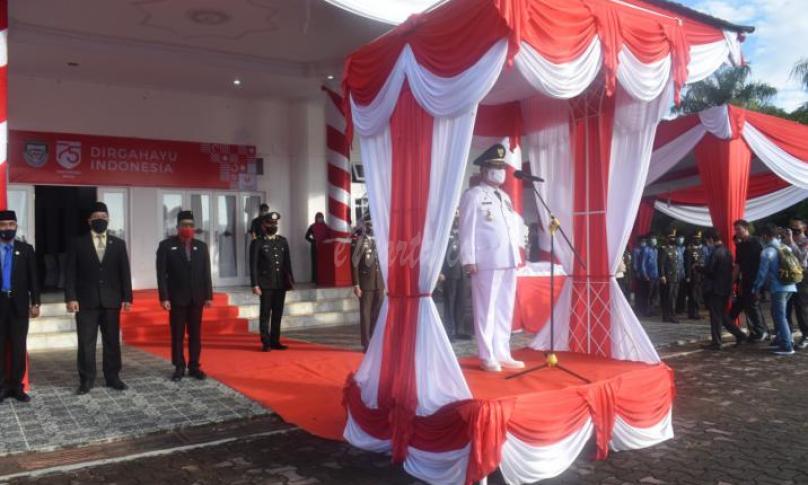 Bupati Seluma H. Bundra Jaya, menjadi Inspektur Upacara (Irup) peringatan Hari Ulang Tahun (HUT) RI ke 75 tahun 2020 di Kabupaten Seluma
