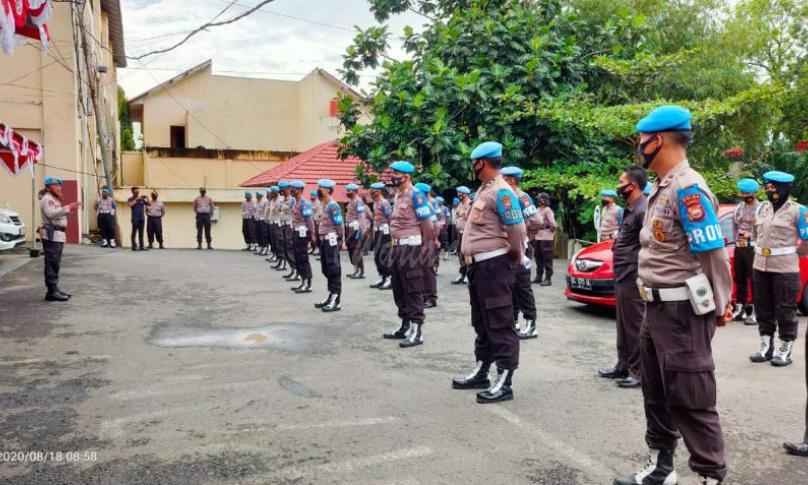 Kabid Propam Polda Bengkulu Kombes Pol Iskandar Kurniawan Saputro, S.Ik, saat memimpin apel pelaksanaan penertiban