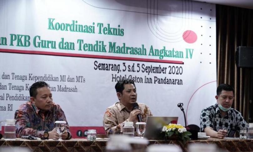 Evaluasi Pelaksanaan Program Profesi Guru dan Tenaga Pendidikan di Hotel Aston, Semarang, Kamis (03/09)