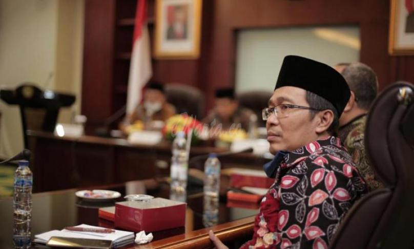 Direktur Pendidikan Diniyah dan Pondok Pesantren Waryono Direktur Pendidikan Diniyah dan Pondok Pesantren Waryono