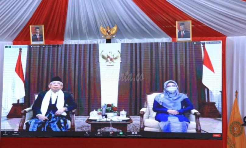 Wapres saat mengikuti secara daring wisuda S1 Sekolah Tinggi Ilmu Fiqih (STIF) Syeikh Nawawi Tanara, di Serang, Sabtu (26/09).