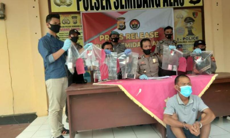 Terdsangka dan barang bukti
