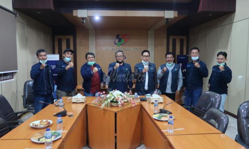 Plt Asisten I Setda Provinsi Bengkulu Supran bersama Kepala BPS Provinsi Bengkulu Win Rizal dan Tim Task Force Sensus Penduduk 2020