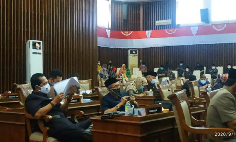 Wakil Gubernur Bengkulu Dedy Ermansyah sampaikan nota pengantar rancangan peraturan daerah tentang APBD Perubahan tahun anggaran 2020 di depan 27 Anggota DPRD Provinsi Bengkulu.