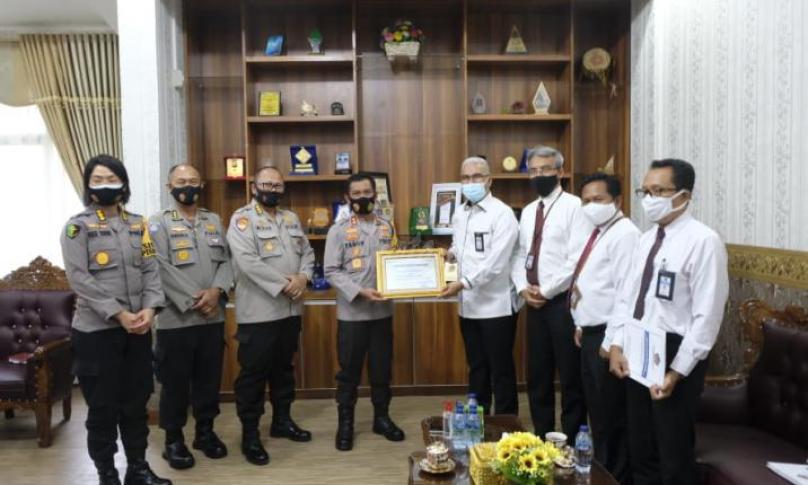 Penghargaan Laporan Keuangan Terbaik