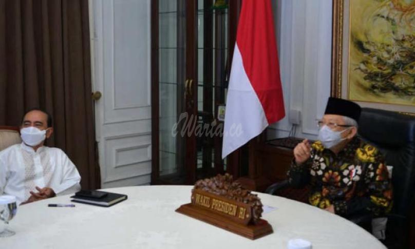 Wakil Presiden (Wapres) K.H. Ma’ruf Amin saat menghadiri acara Pengenalan Kehidupan Kampus bagi Mahasiswa Baru (PKKMB) Universitas Negeri Surabaya secara virtual, dari Jakarta, Senin (07/09/2020).