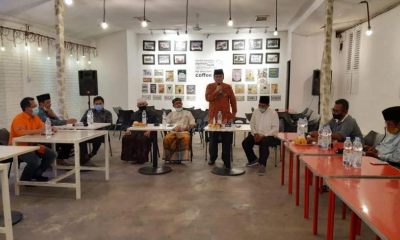 diskusi dengan sejumlah tokoh masyarakat di Aceh Barat Daya, Kamis (01/10) malam
