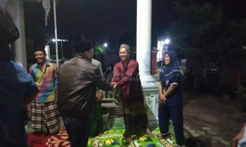 Kunjungan Erwin ke kediaman teman sekolahnya