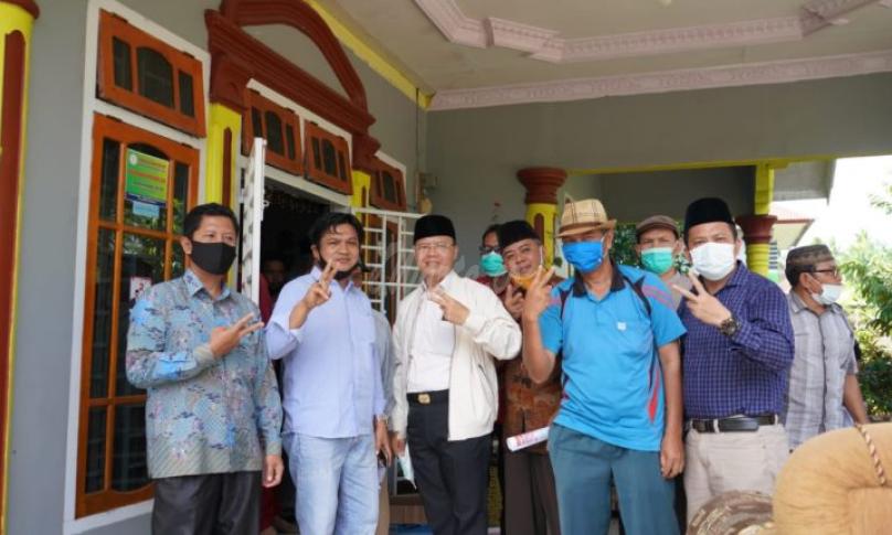 Rohidin saat pertemuan kampanye dialogis di beberapa desa di Mukomuko, Rabu (7/10/2020)