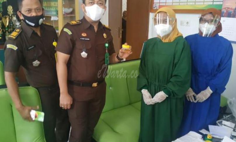 Puluhan Pegawai Kejari Lutra Ikuti Tes Urine