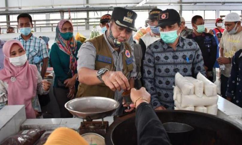 Pjs Bupati Lutra Resmikan Pasar Rakyat Sabbang