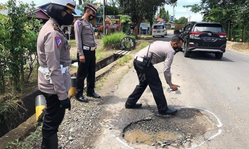 Sat Lantas Polres Bengkulu Survei Jalan Berlubang