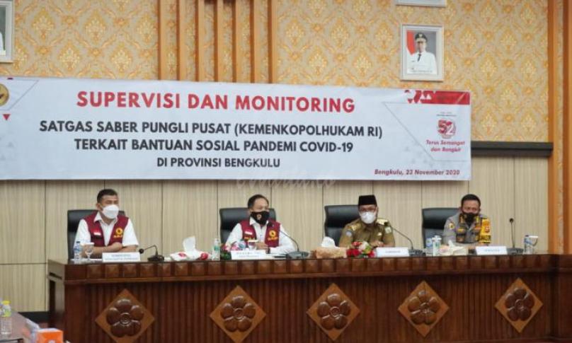 Supervisi dan Monitoring Satgas Saber Pungli Pusat (Kemenkopolhukam RI) terkait bantuan sosial pandemi covid 19 di Provinsi Bengkulu bertempat di ruang pola Pemprov, Senin (23/11) 