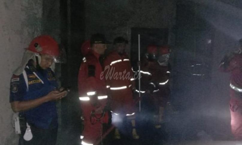 Dinihari, Damkar Kota Bengkulu Padamkan Kebakaran di Lingkar Timur