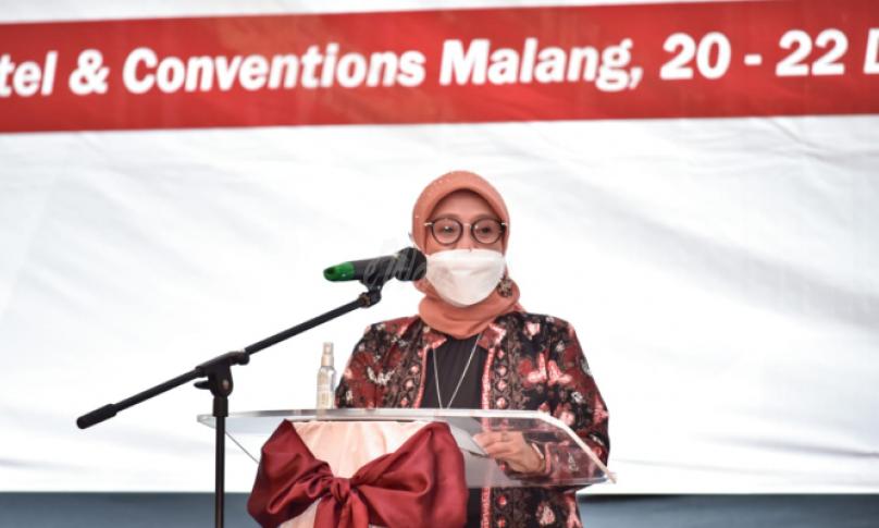 Koordinator Divisi Penindakan Bawaslu Ratna Dewi Pettalolo memberikan sambutan dalam acara Rakornas Evaluasi Hasil Pengawasan Pilkada 2020 di Jawa Timur, Minggu (20/12/2020)/foto: Robi Ardianto (Humas Bawaslu).
